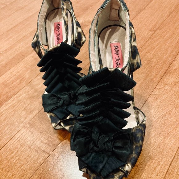 Betsey Johnson evening shoes / size 9/ heel height 5" - Picture 2 of 5